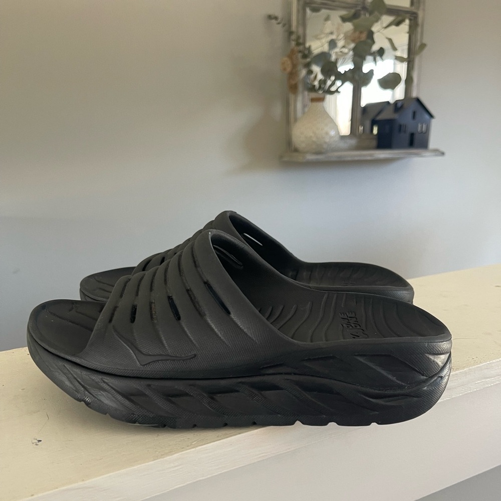Hoka One One Ora Recovery Slide size 6 women’s